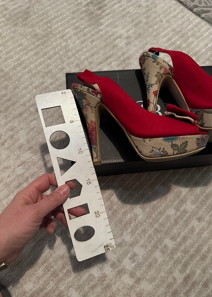 Topuklu sandalet - Görsel 3