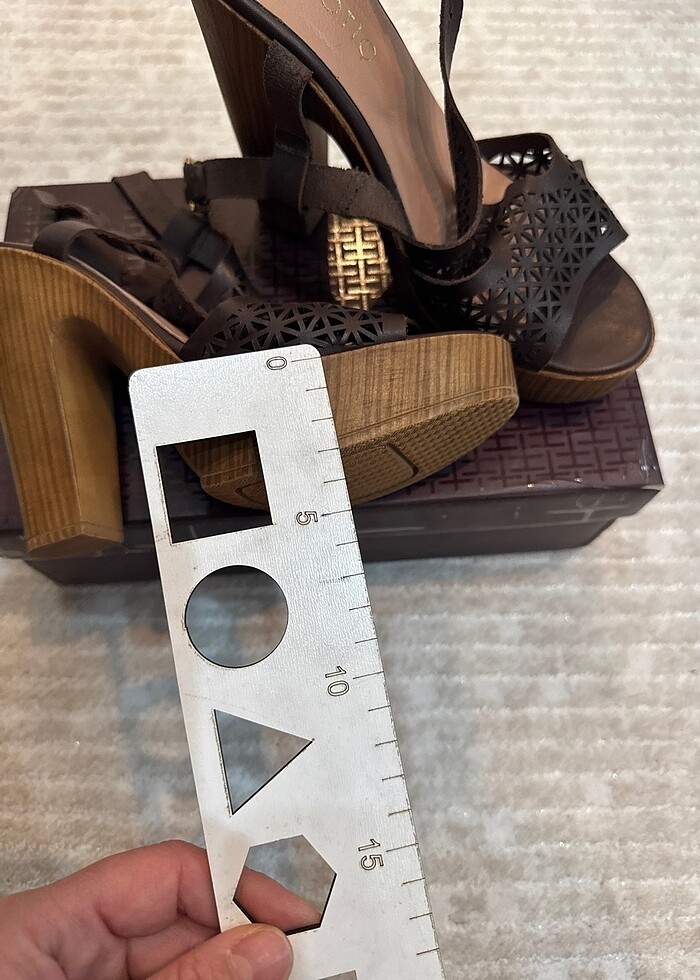 Topuklu sandalet - Görsel 4