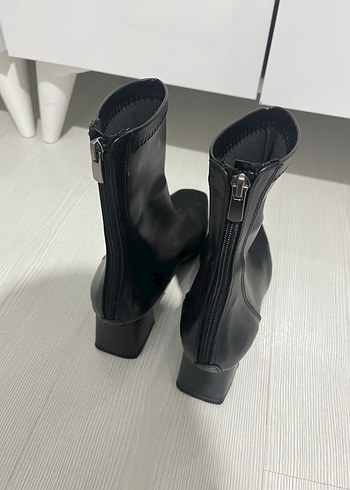 Siyah Deri Topuklu Kadın Bot - Görsel 5