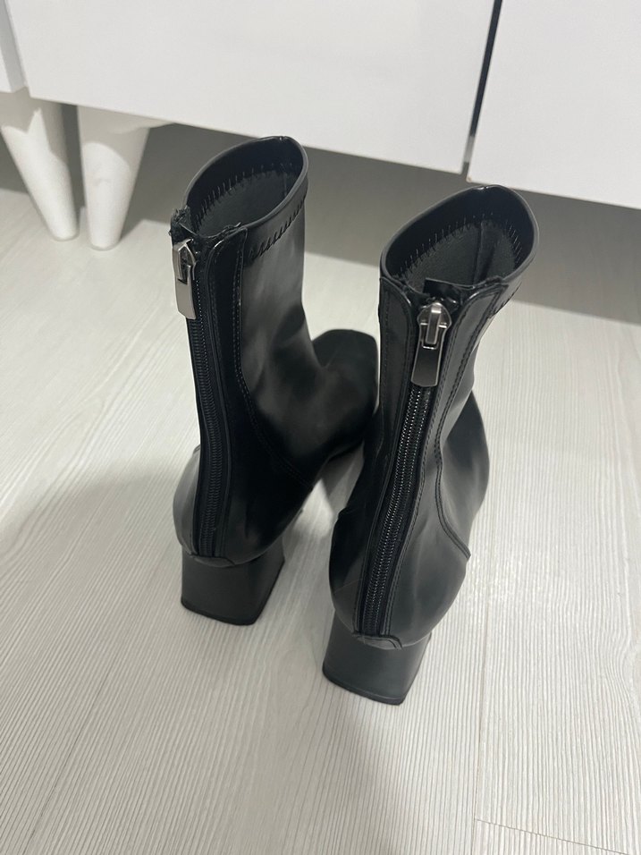 Siyah Deri Topuklu Kadın Bot - Görsel 5