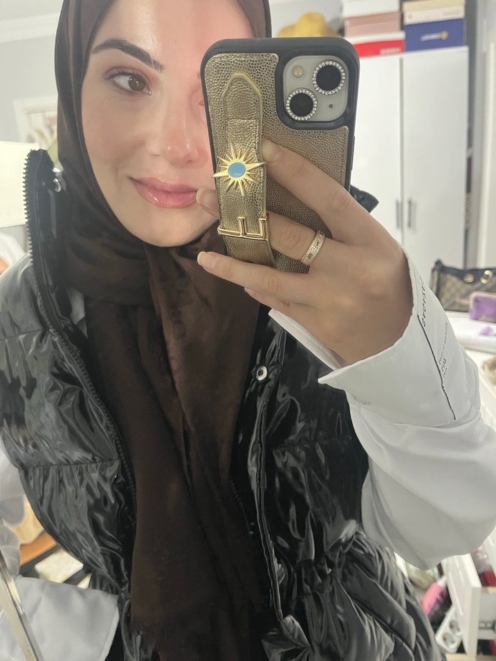 Siyah Parlak Kemerli Yelek - Görsel 3