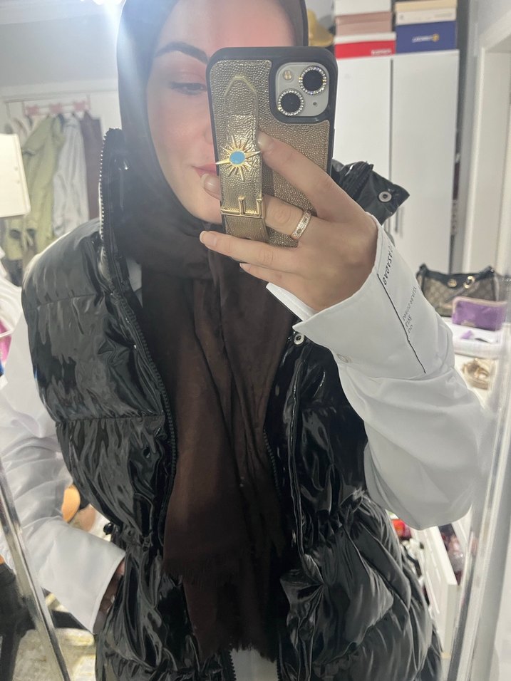 Siyah Parlak Kemerli Yelek - Görsel 4