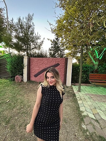 s Beden siyah Renk Taşlı siyah elbise