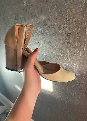 Diğer Bej Süet Stiletto Topuklu Kadın Ayakkabı