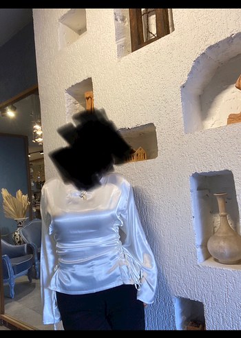 Diğer Beyaz Uzun Kollu Drapeli Saten Bluz