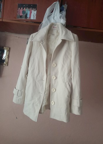 Düğmeli Beyaz Kadın Kaban - Görsel 5