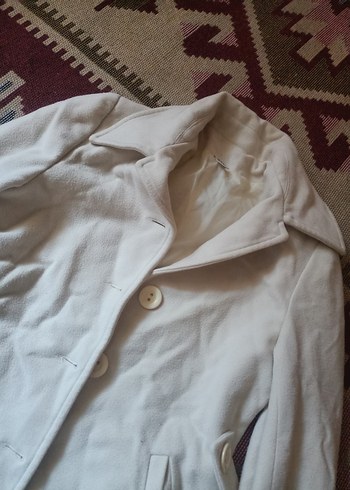 Düğmeli Beyaz Kadın Kaban - Görsel 3