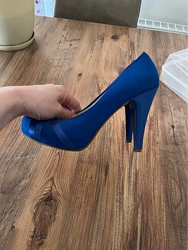 Saks mavisi topuklu ayakkabı - Görsel 3