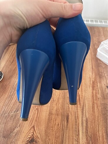 Saks mavisi topuklu ayakkabı - Görsel 5