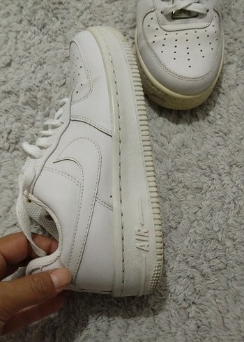 Nike 38 yazıyor ama 36 beden rahat olur