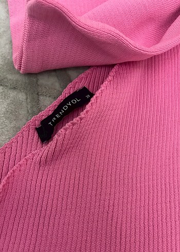 Pembe Fiyonk Detaylı Straplez bluz - Görsel 3