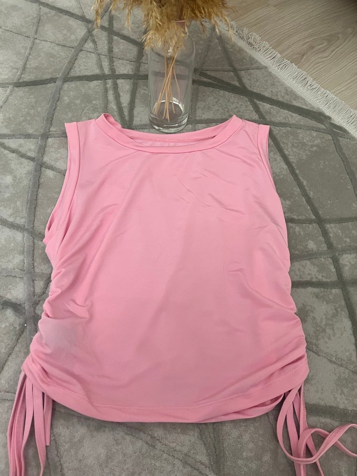 Pembe Drapeli Kadın Atlet - Görsel 2