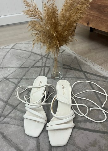 Beyaz Kadın Topuklu Sandalet - Görsel 2