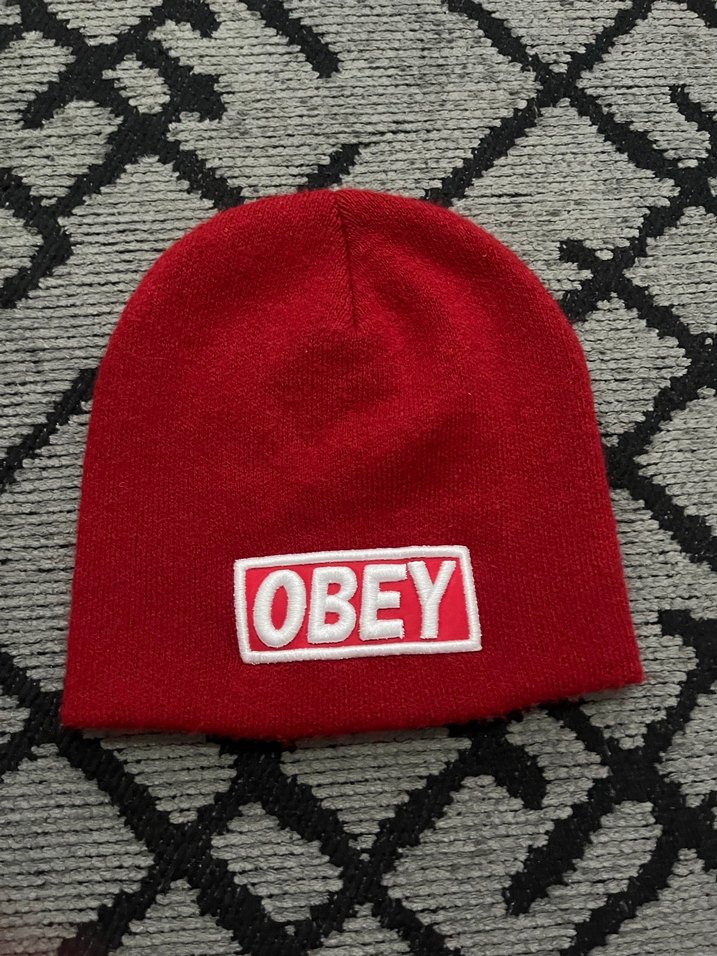 Kırmızı OBEY Nakışlı Kadın Bere - Görsel 2