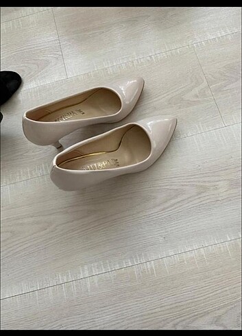 Diğer Toluklu stiletto