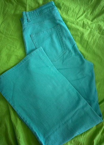 Düğmeli Yeşil Kadın Midi Kumaş Pantolon - Görsel 2