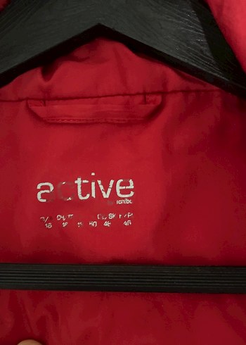 Kırmızı Kapüşonlu Düğmeli Midi Ceket - Görsel 4