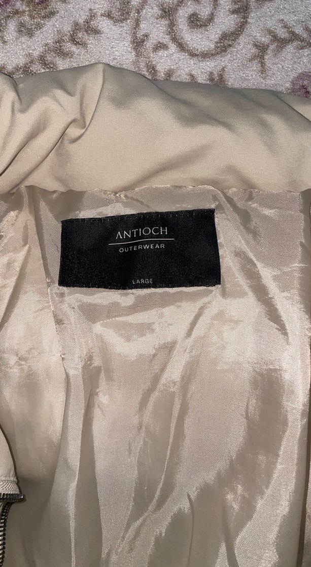 Krem rengi mont iyi durumda - Görsel 3