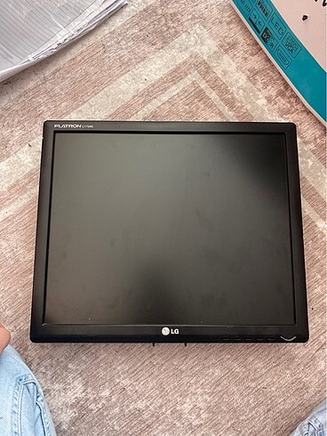 Monitör