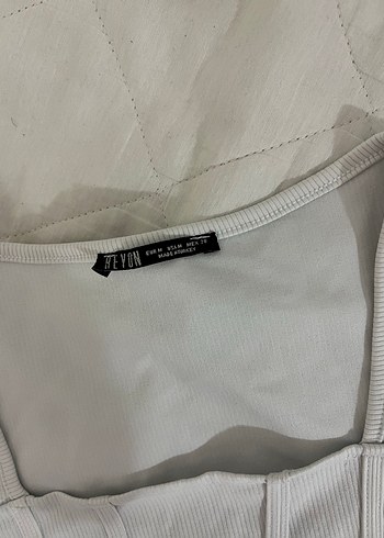 s Beden Kadın Beyaz Piliseli Crop Top