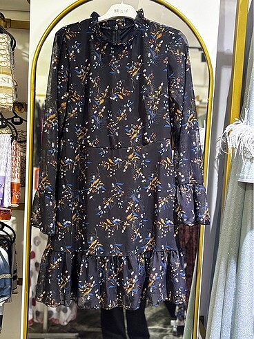 Çiçekli elbise - Görsel 2