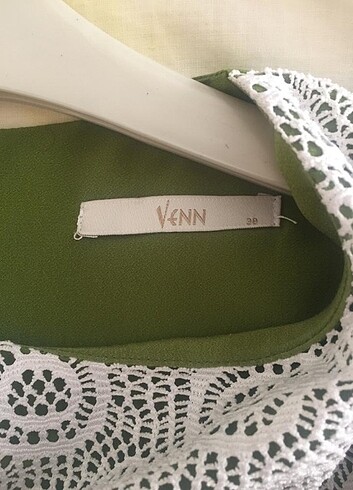 m Beden Yakası dantelli tunik