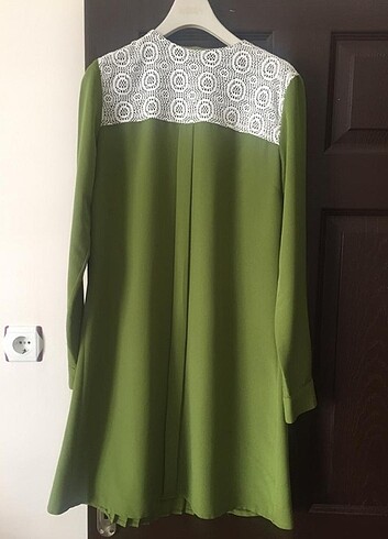 Yakası dantelli tunik 