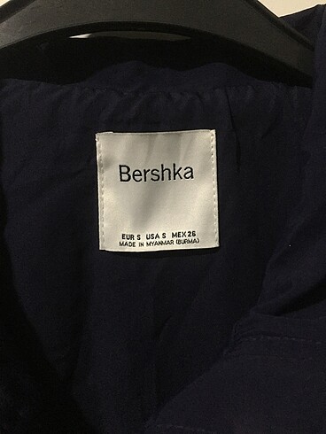 s Beden Bershka yağmurluk