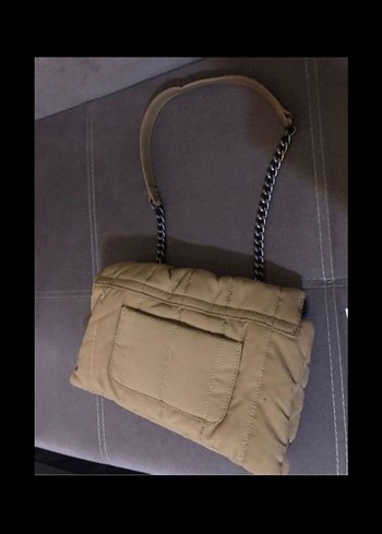 Zara Kemer Detaylı Kısa Bej Kadın Şişme Yelek