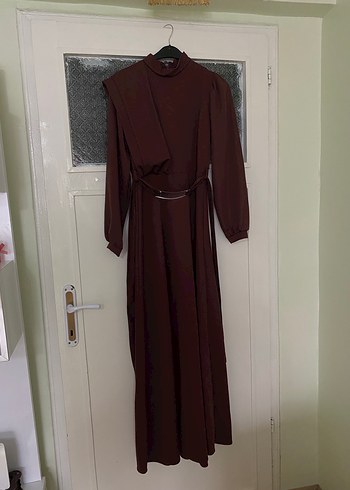 Kahverengi Kemerli Uzun Kadın Elbise - Görsel 2