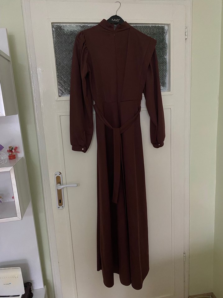 Kahverengi Kemerli Uzun Kadın Elbise - Görsel 3