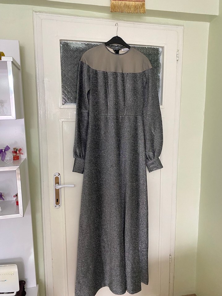 Gri Simli Tesettür Abiye Elbise & Şal - Görsel 2