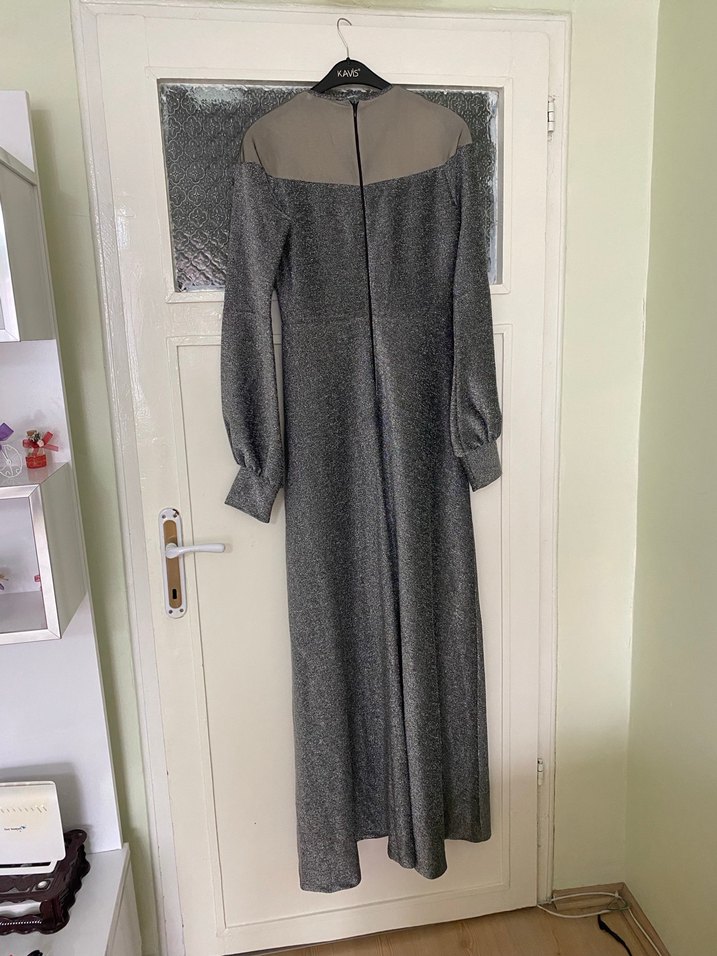 Gri Simli Tesettür Abiye Elbise & Şal - Görsel 3