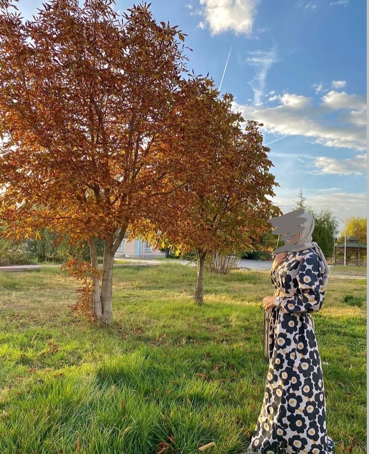 Çiçekli Elbise Tesettür - Görsel 2