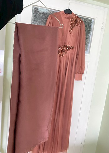 Tesettür Elbise ve Janjan Şal - Görsel 4