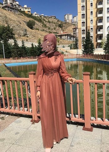 Tesettür Elbise ve Janjan Şal - Görsel 2