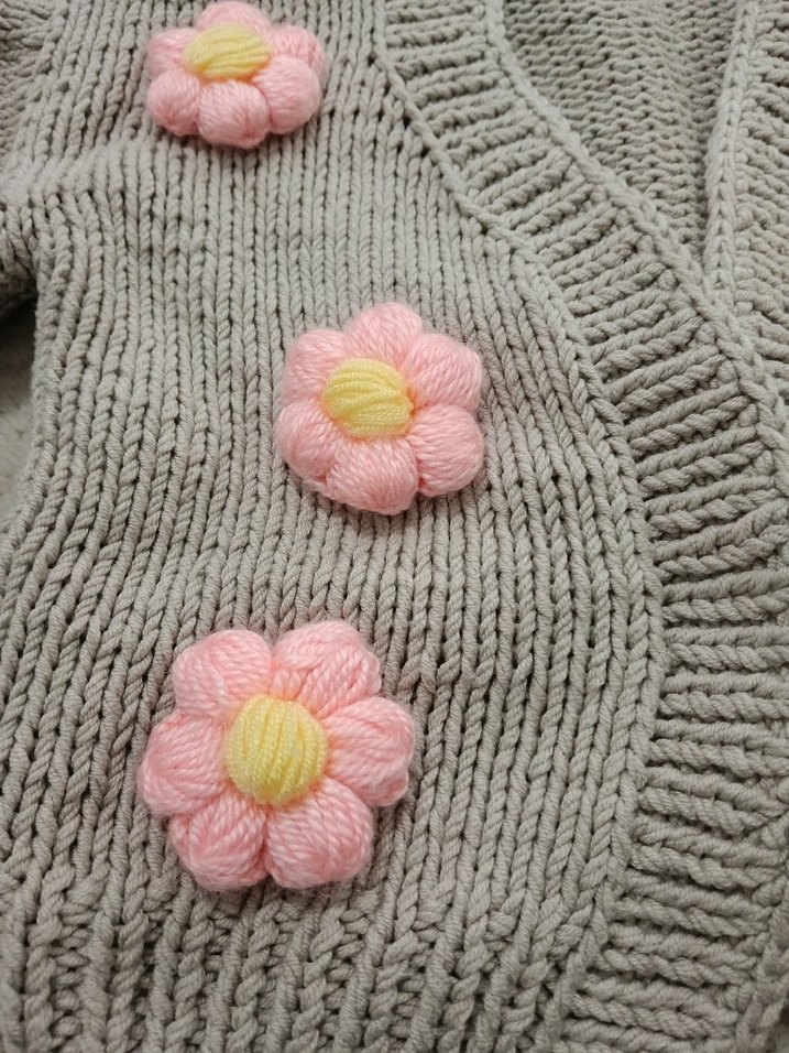 Gri Örgü Kız Hırka Çiçek Nakışlı - Görsel 2