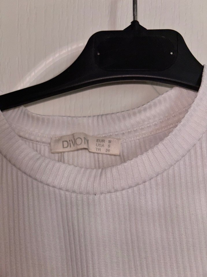 Baskılı, Kemerli Beyaz Crop Top - Görsel 2