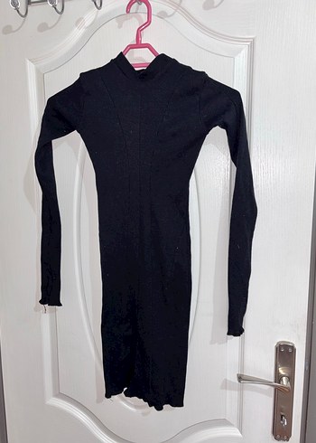 Siyah Yüksek Yakalı Uzun Kollu Midi Elbise - Görsel 2