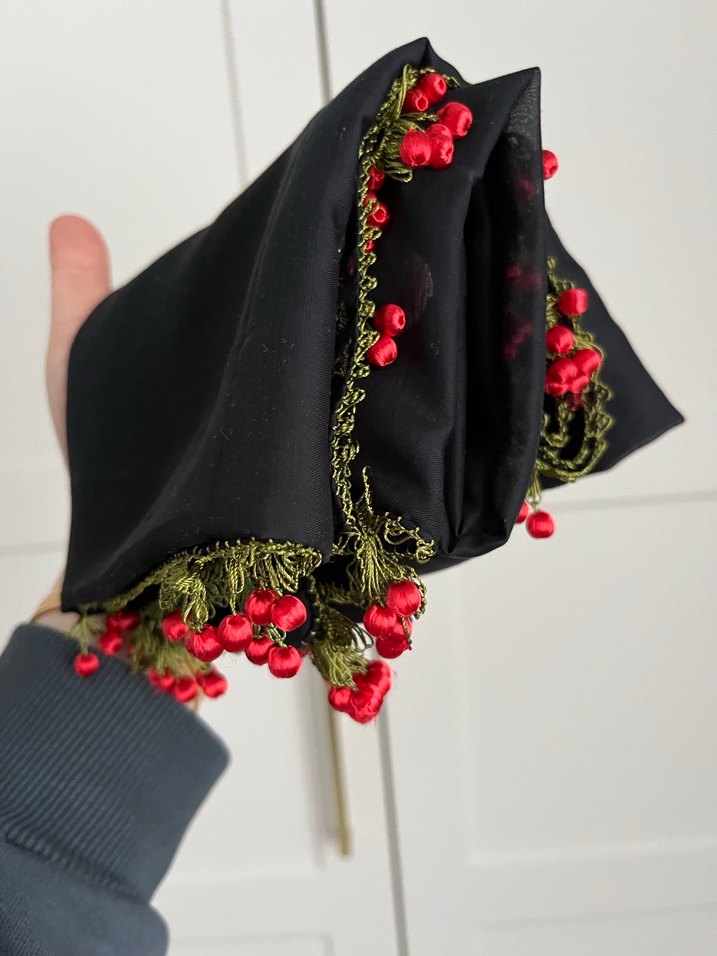 Reyyan marka Boncuk işlemeli siyah iğne oyası - Görsel 2