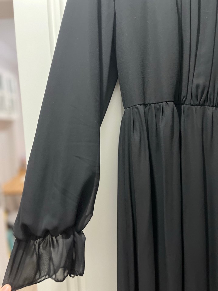 Siyah Kolları Detaylı Tüllü Elbise - Görsel 2