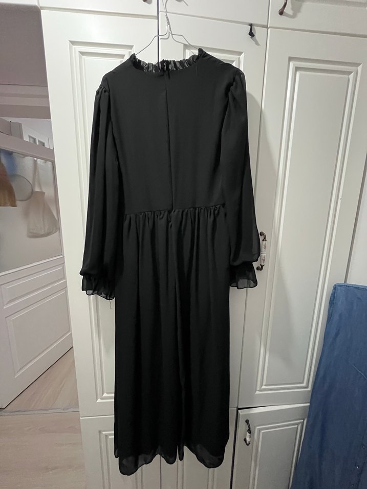 Siyah Kolları Detaylı Tüllü Elbise - Görsel 4