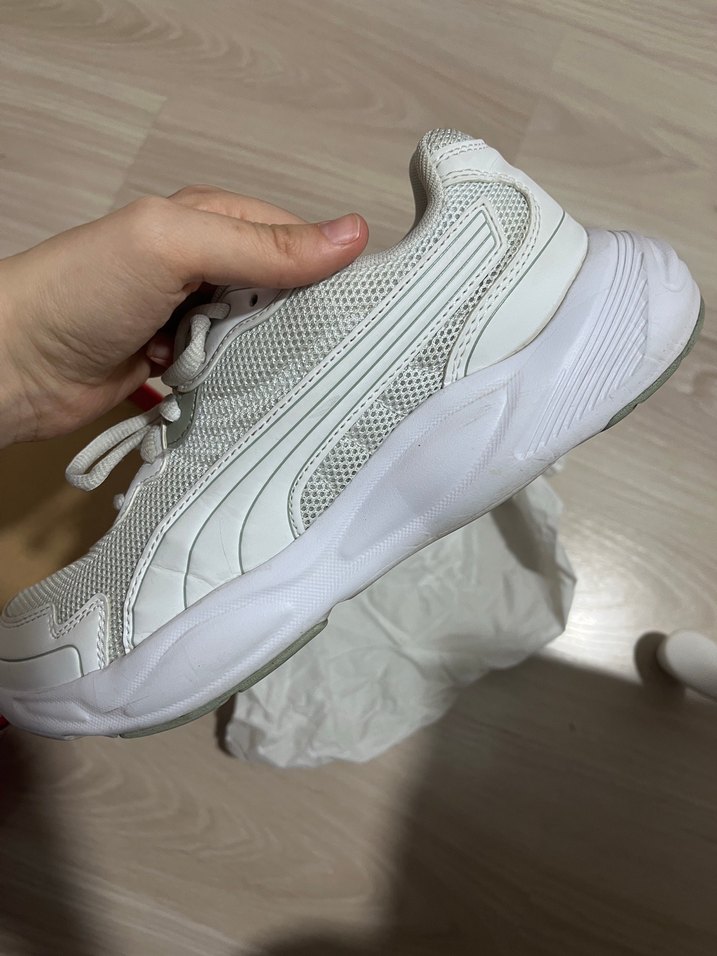 PUMA Beyaz Bağcıklı Kadın Spor Ayakkabı - Görsel 2