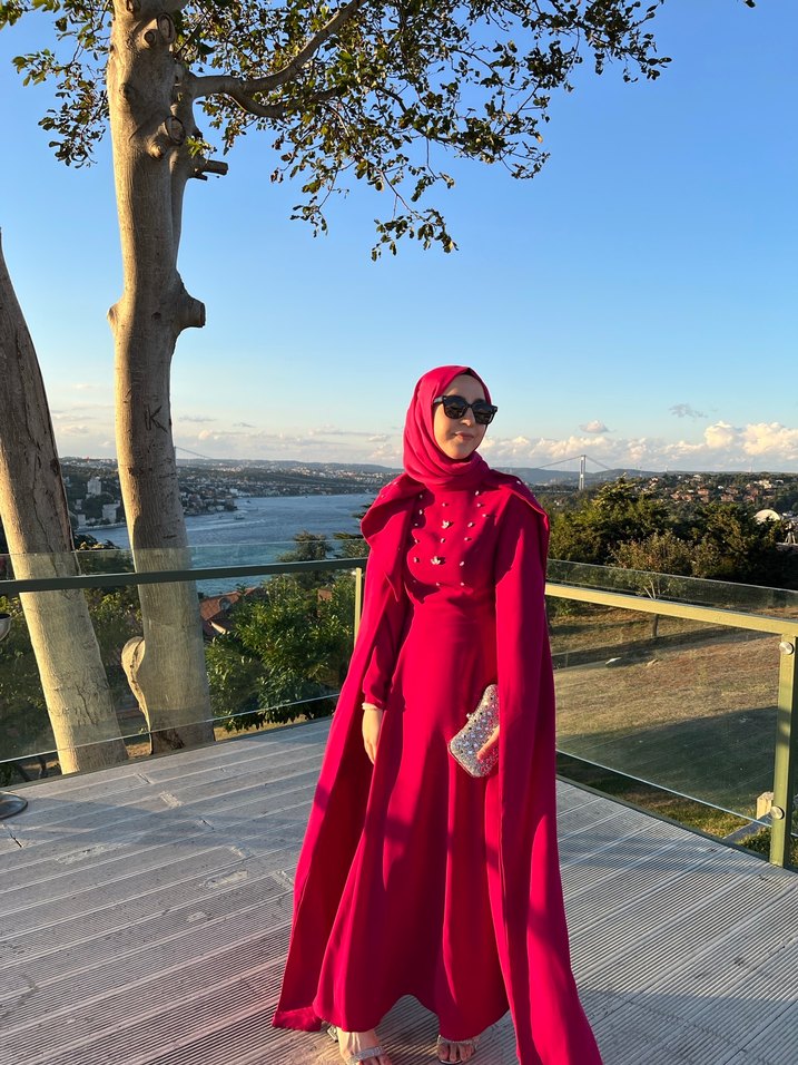 Pembe Pelerinli Uzun Kollu Abiye Elbise - Görsel 4