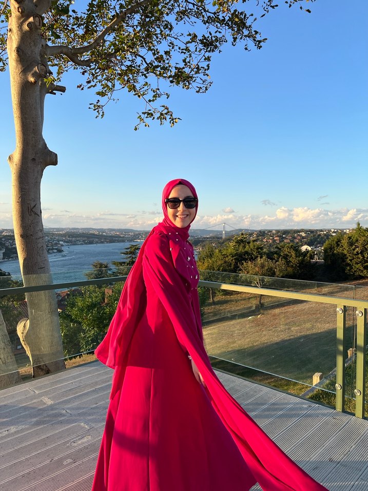 Pembe Pelerinli Uzun Kollu Abiye Elbise - Görsel 3