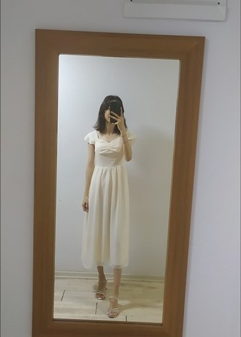 Uzun Beyaz Kadın Mezuniyet Elbisesi - Görsel 2