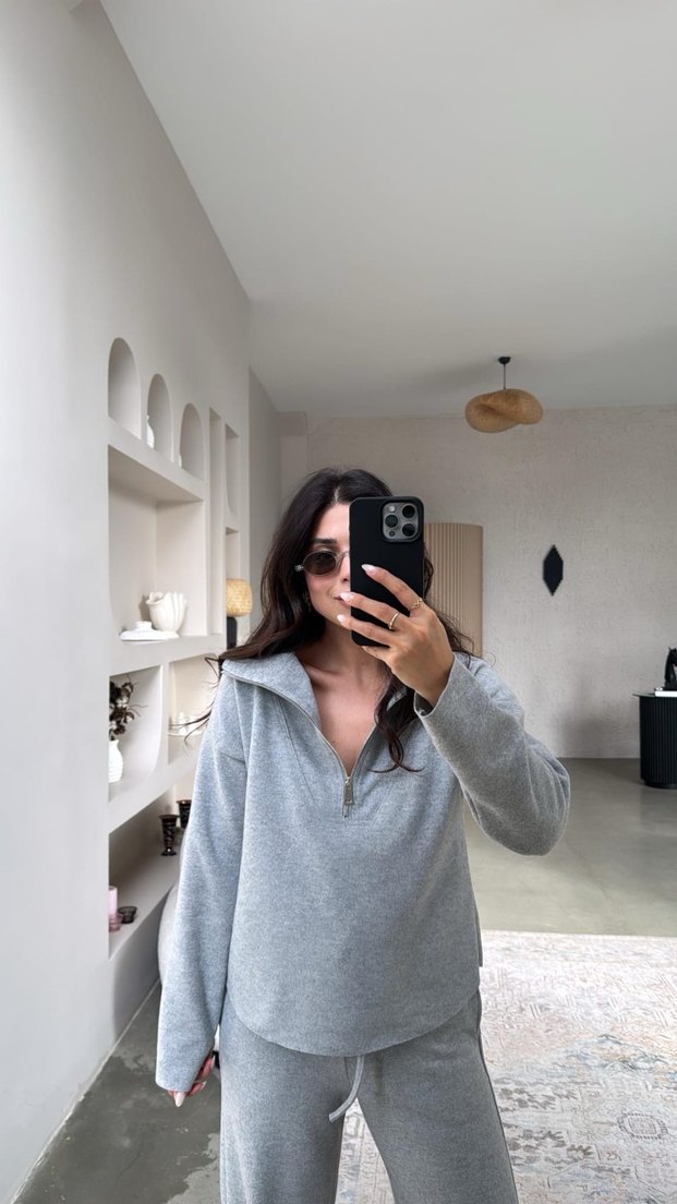 Gri V Yakalı Kadın Triko Takım - Görsel 2