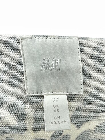 xs Beden çeşitli Renk H&M Gömlek %70 İndirimli.