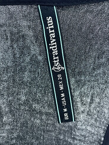 m Beden siyah Renk Stradivarius Bluz %70 İndirimli.