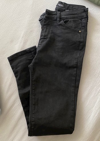 Siyah Kemerli Normal Boy Kadın Kot Pantolon